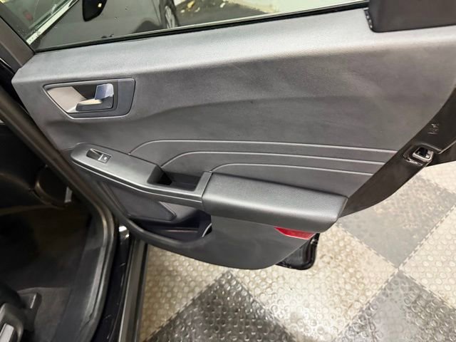 Used 2022 Ford Escape Titanium w/ Class II Trailer Tow Package image 40