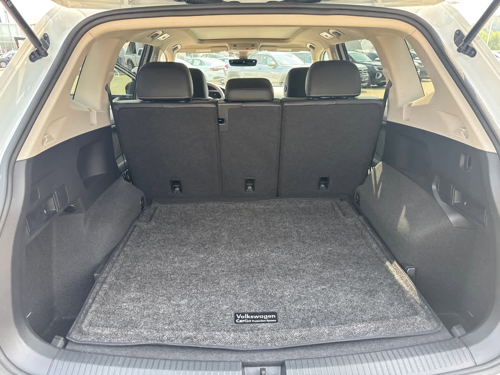 Certified 2024 Volkswagen Tiguan SE image 19