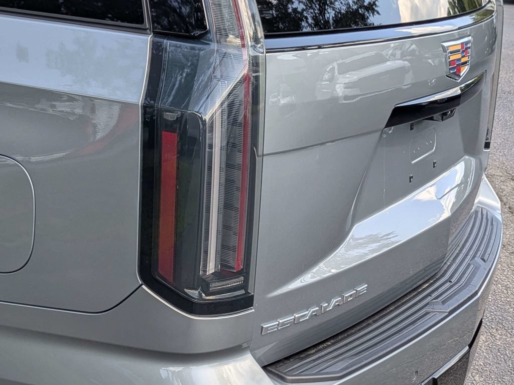 Certified 2025 Cadillac Escalade Sport Platinum w/ LPO, Floor Liner Package AWD/4WD image 14