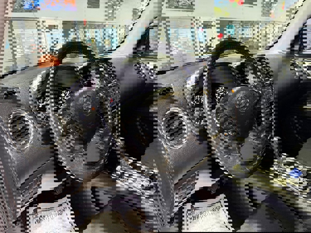 Used 2019 Nissan Pathfinder SV image 28