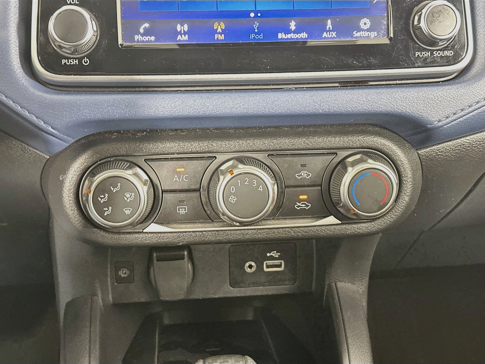 Used 2025 Nissan Versa SV FWD image 23