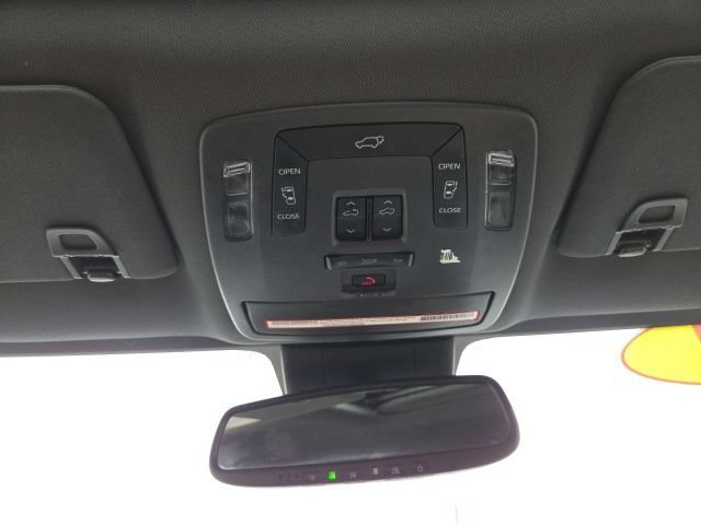 Used 2021 Toyota Sienna XLE w/ XLE Plus Package FWD image 24