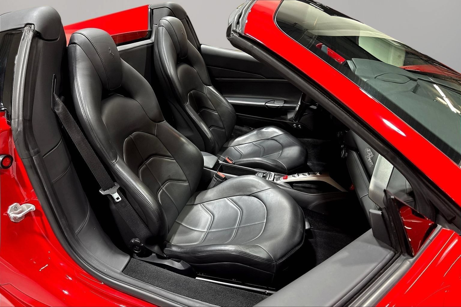 Used 2018 Ferrari 488 Spider RWD image 22