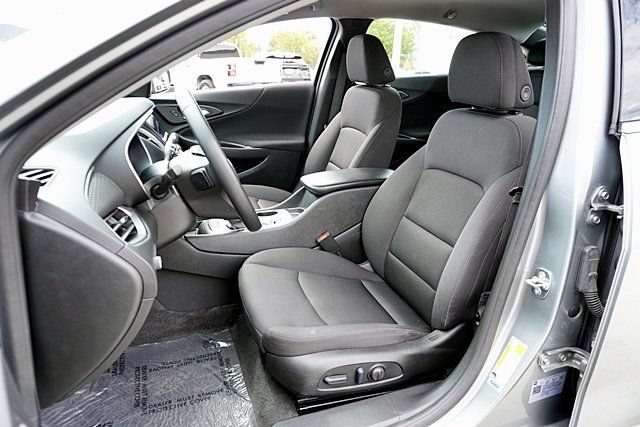 Used 2025 Chevrolet Malibu RS FWD image 22