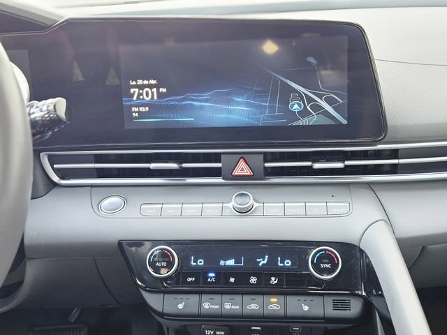 Used 2025 Hyundai Elantra SEL FWD image 22