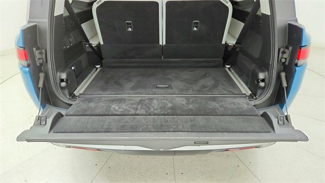 Used 2024 Rivian R1S Launch Edition image 14