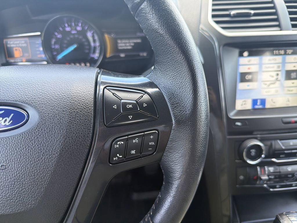 Certified 2018 Ford Explorer XLT w/ Equipment Group 202A image 31