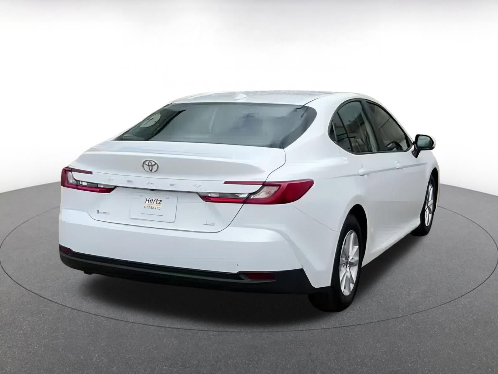 Used 2025 Toyota Camry LE image 12