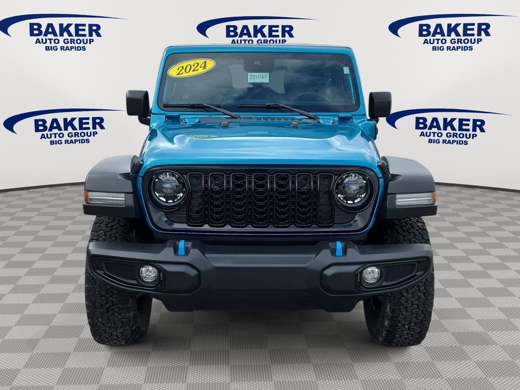 Used 2024 Jeep Wrangler Unlimited AWD/4WD image 2