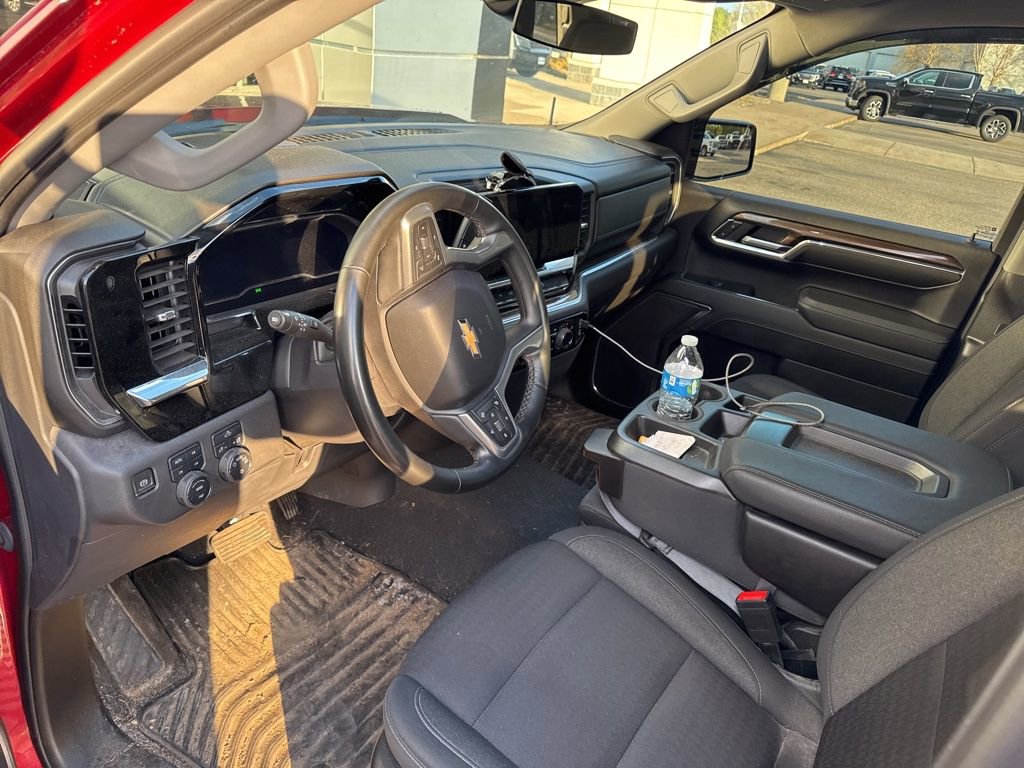 Used 2023 Chevrolet Silverado 1500 LT w/ Z71 Off-Road Package AWD/4WD image 14