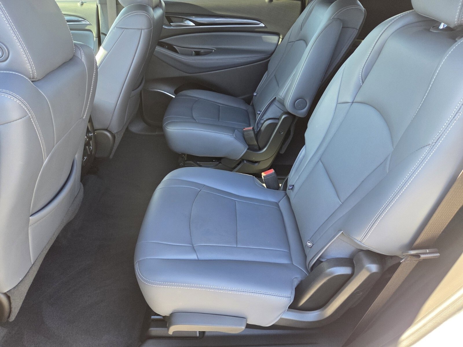 Used 2022 Buick Enclave Premium w/ Experience Buick Package image 12