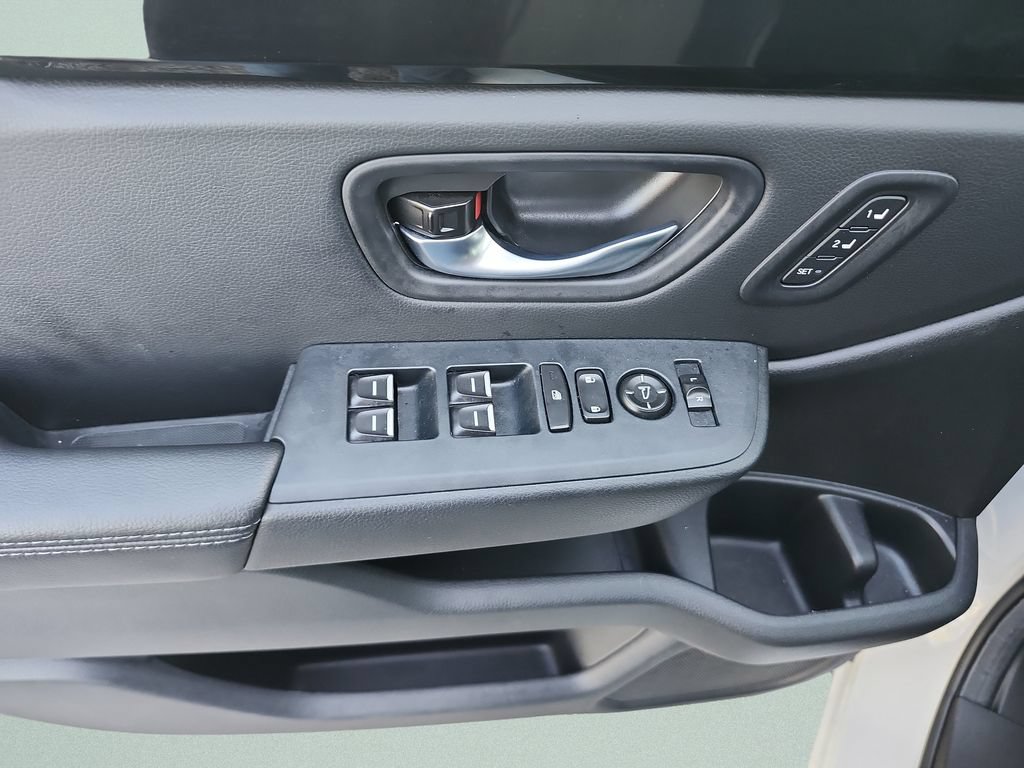 Used 2025 Honda Pilot EX-L image 23