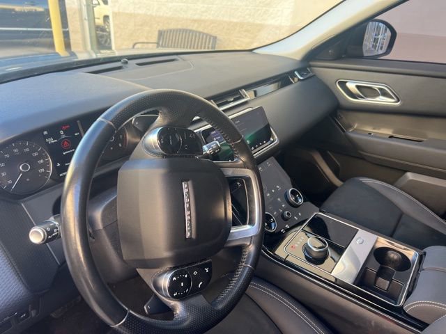 Used 2019 Land Rover Range Rover Velar P250 Base image 9
