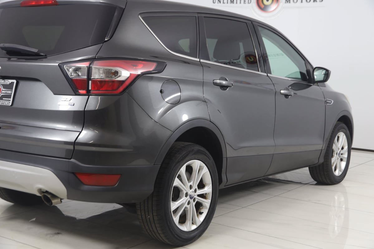 Used 2017 Ford Escape SE AWD/4WD image 33