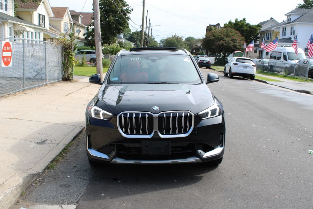 Used 2025 BMW X1 xDrive28i AWD/4WD image 3