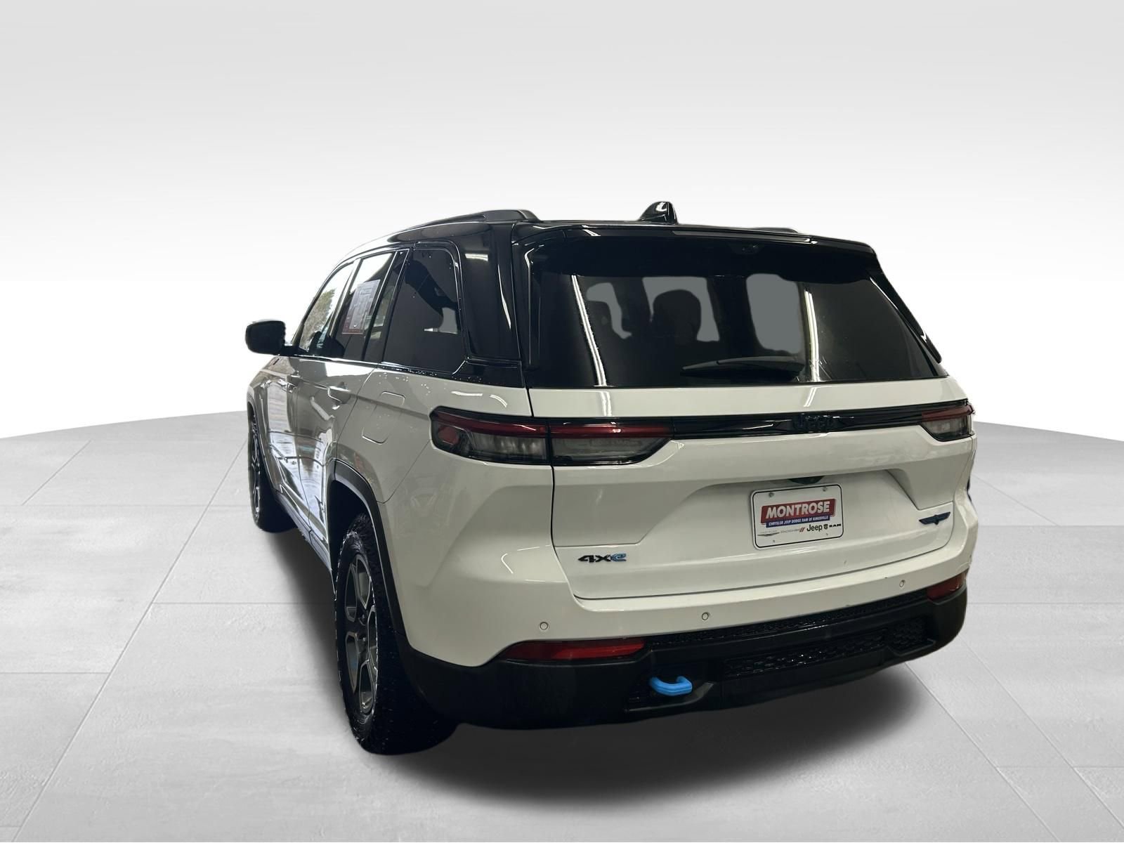 Certified 2022 Jeep Grand Cherokee Trailhawk w/ Luxury Tech Group III image 5