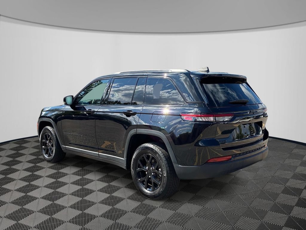 Certified 2024 Jeep Grand Cherokee Altitude AWD/4WD image 5