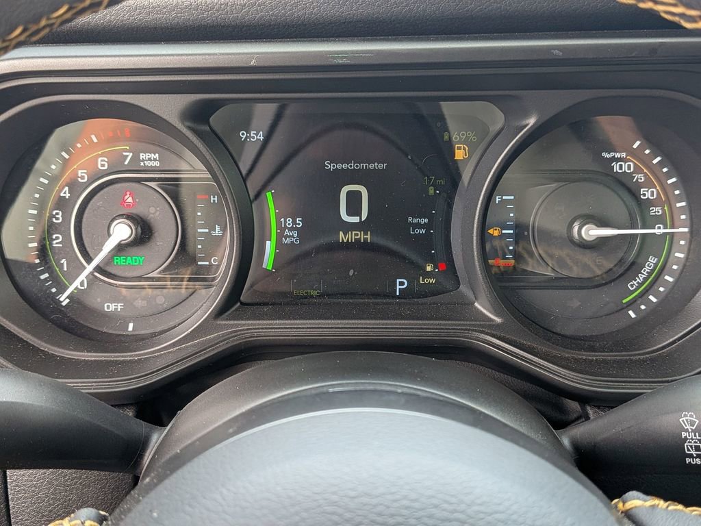 Used 2024 Jeep Wrangler Unlimited w/ Convenience Group AWD/4WD image 14