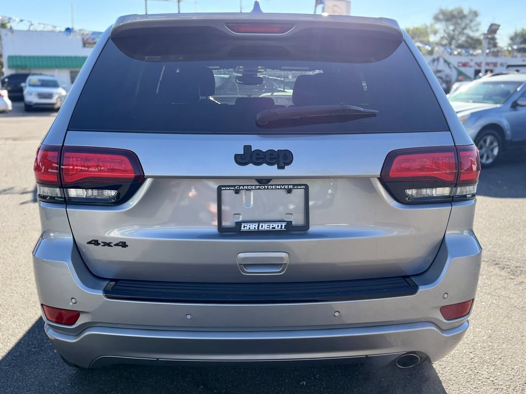 Used 2017 Jeep Grand Cherokee Altitude AWD/4WD image 4