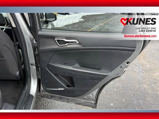 Used 2025 Kia Sportage LX image 17