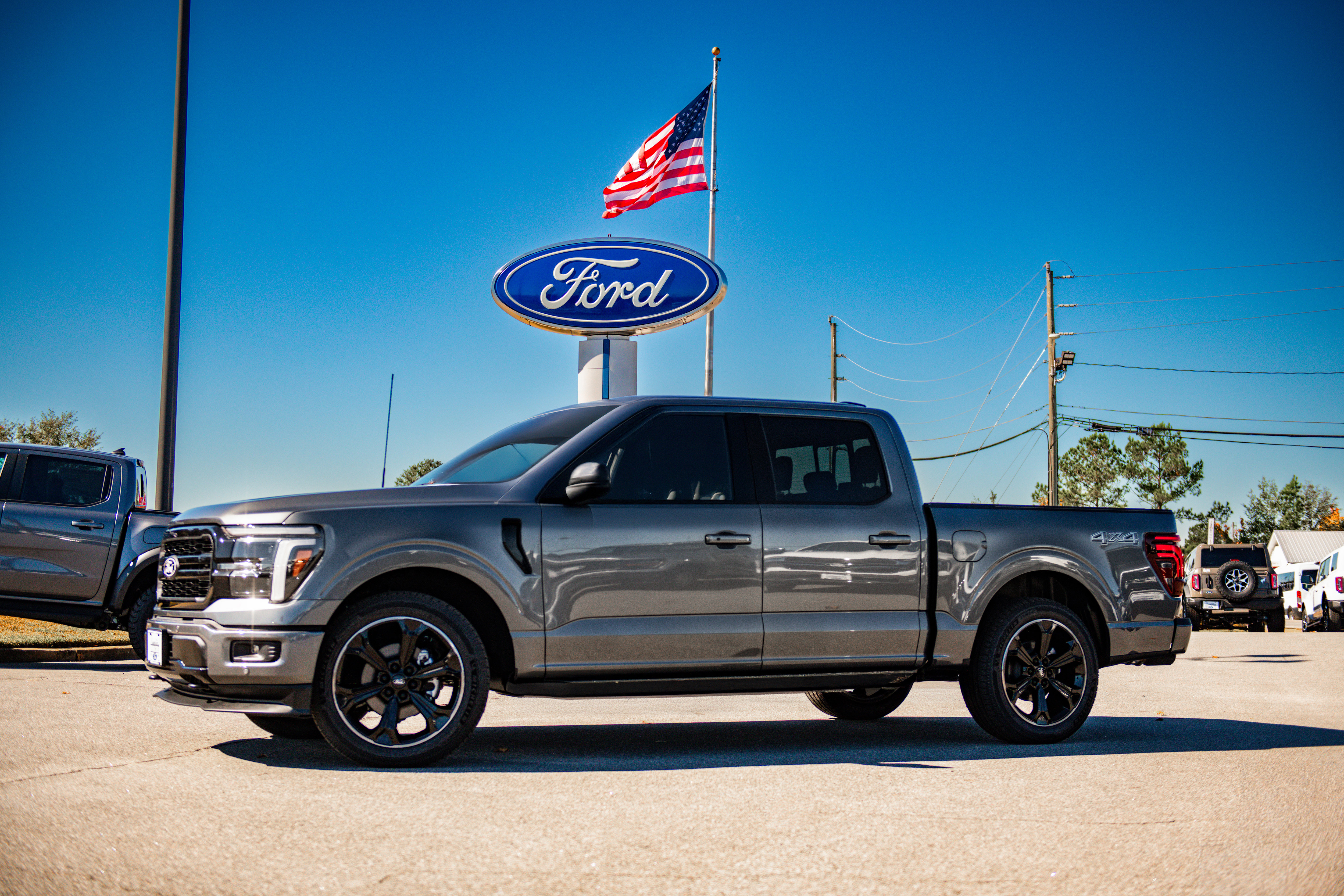 New 2025 Ford F150 Lariat w/ Equipment Group 501A Mid