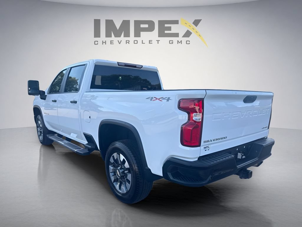 Used 2021 Chevrolet Silverado 2500 Custom w/ Custom Value Package AWD/4WD image 3