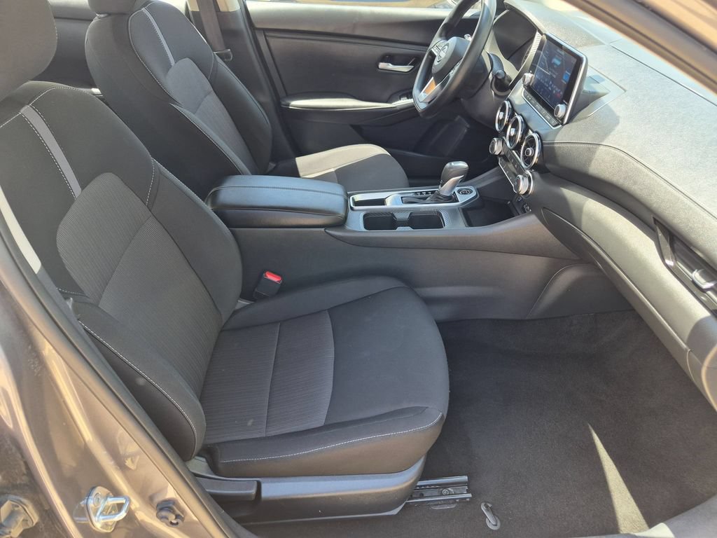 Used 2025 Nissan Sentra SV FWD image 30