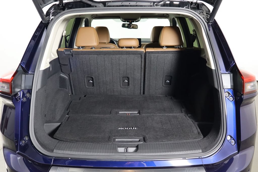 Used 2025 Nissan Rogue Platinum FWD image 17