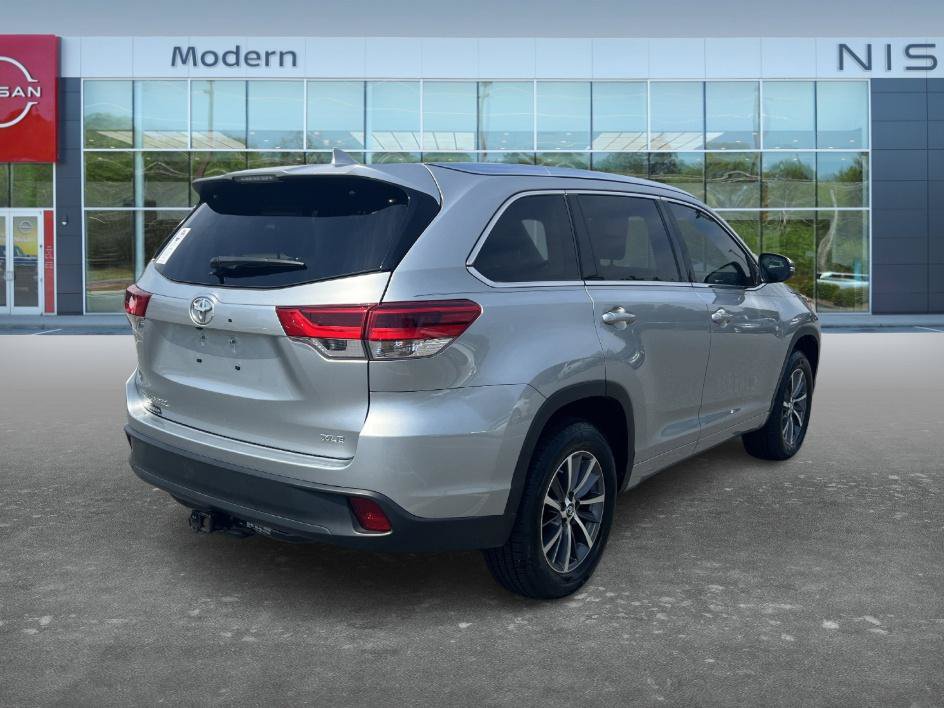 Used 2018 Toyota Highlander XLE FWD image 5