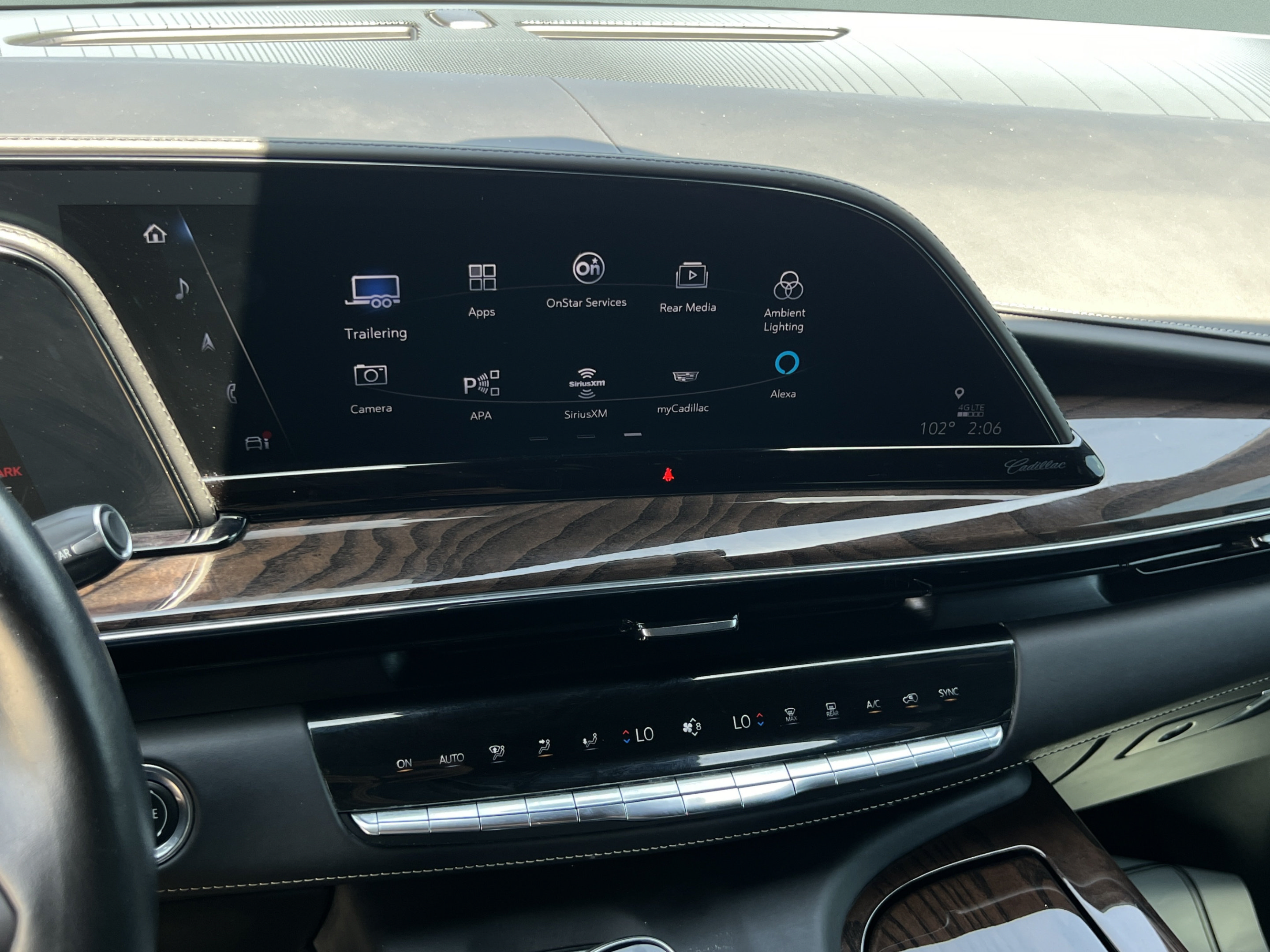 Used 2022 Cadillac Escalade Sport Platinum w/ Heavy-Duty Trailer Package AWD/4WD image 14