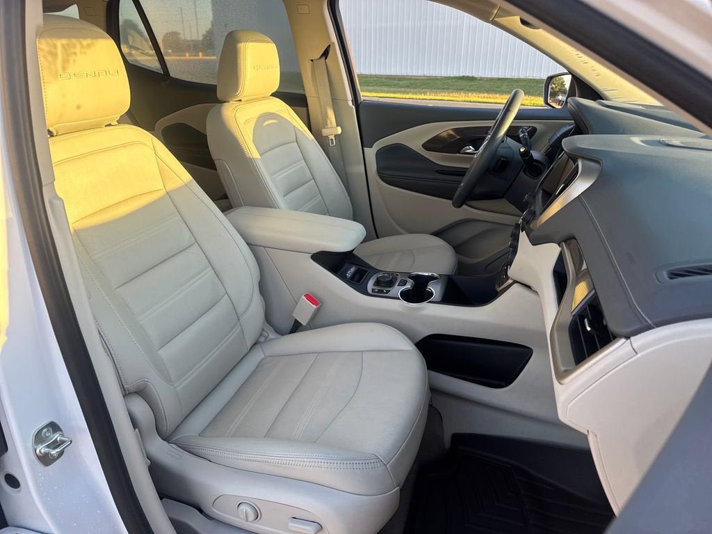 Used 2024 GMC Terrain Denali w/ Denali Premium Package AWD/4WD image 12