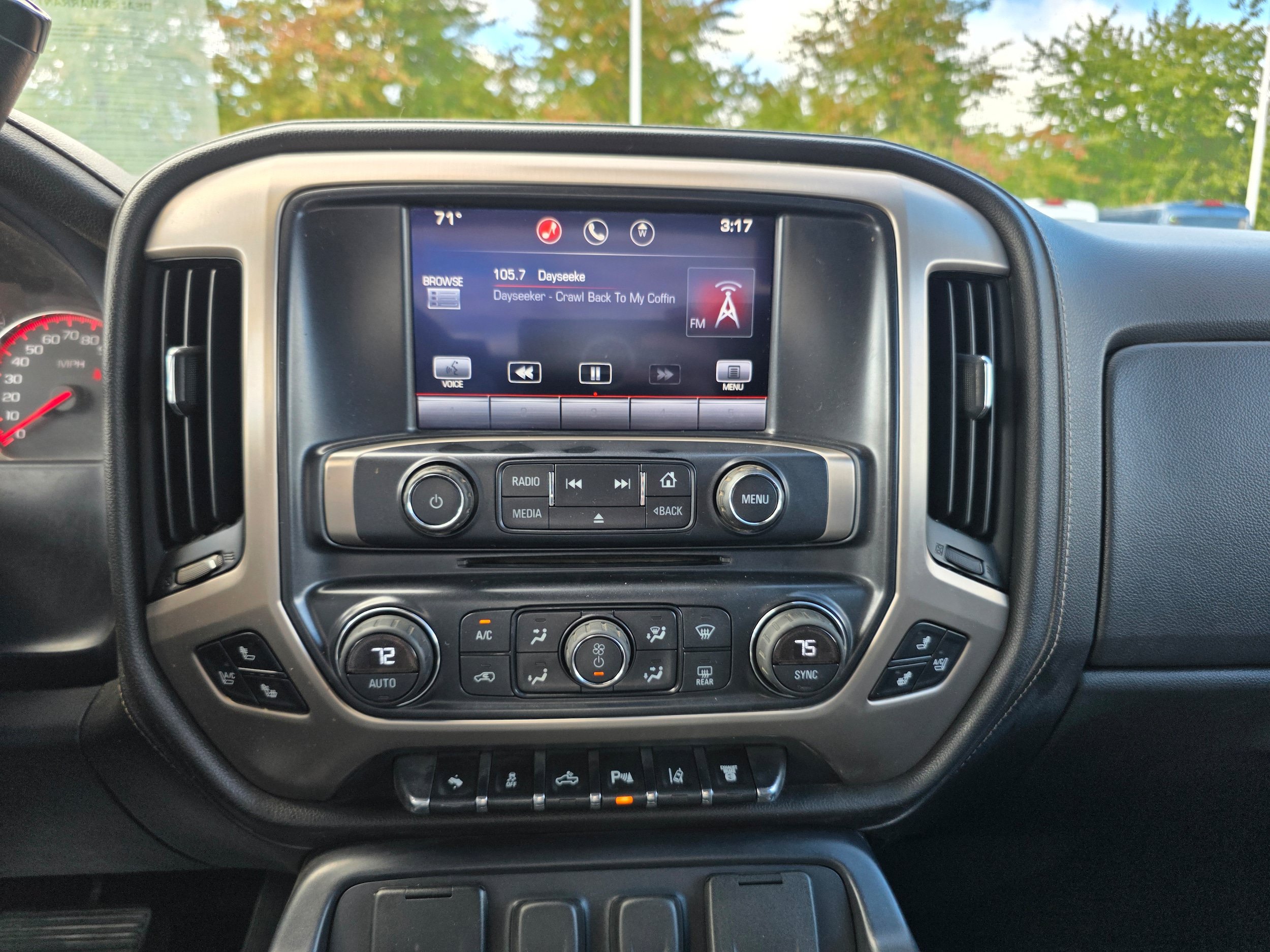 Used 2015 GMC Sierra 2500 Denali w/ Duramax Plus Package AWD/4WD image 13