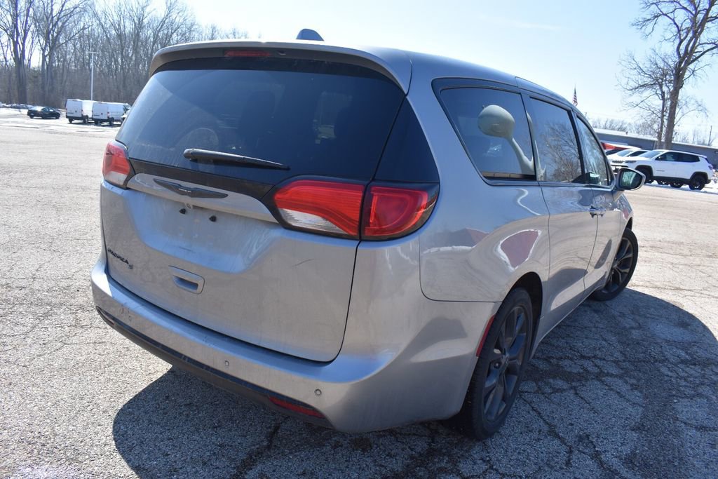 Used 2019 Chrysler Pacifica Touring Plus w/ S Appearance Package image 8