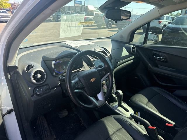 Used 2016 Chevrolet Trax LT w/ LT Sun and Sound Package FWD image 11