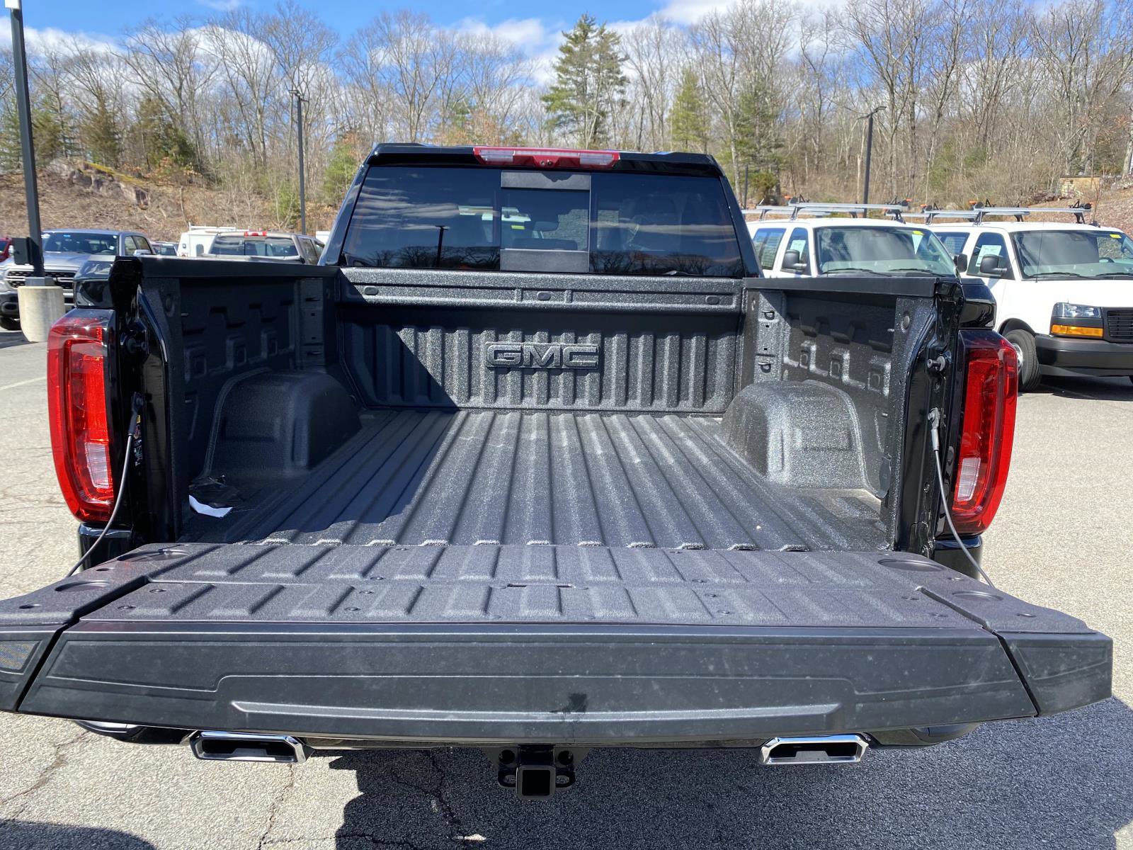 New 2026 GMC Sierra 1500 AT4 w/ Technology Package AWD/4WD image 5