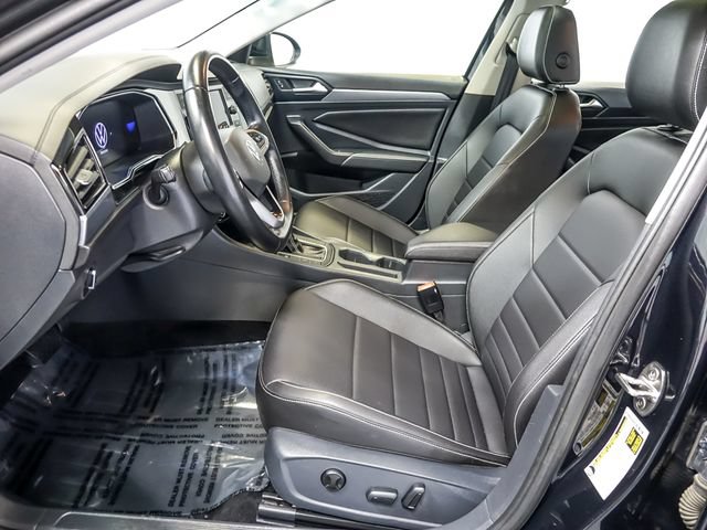 Used 2024 Volkswagen Jetta SE FWD image 12
