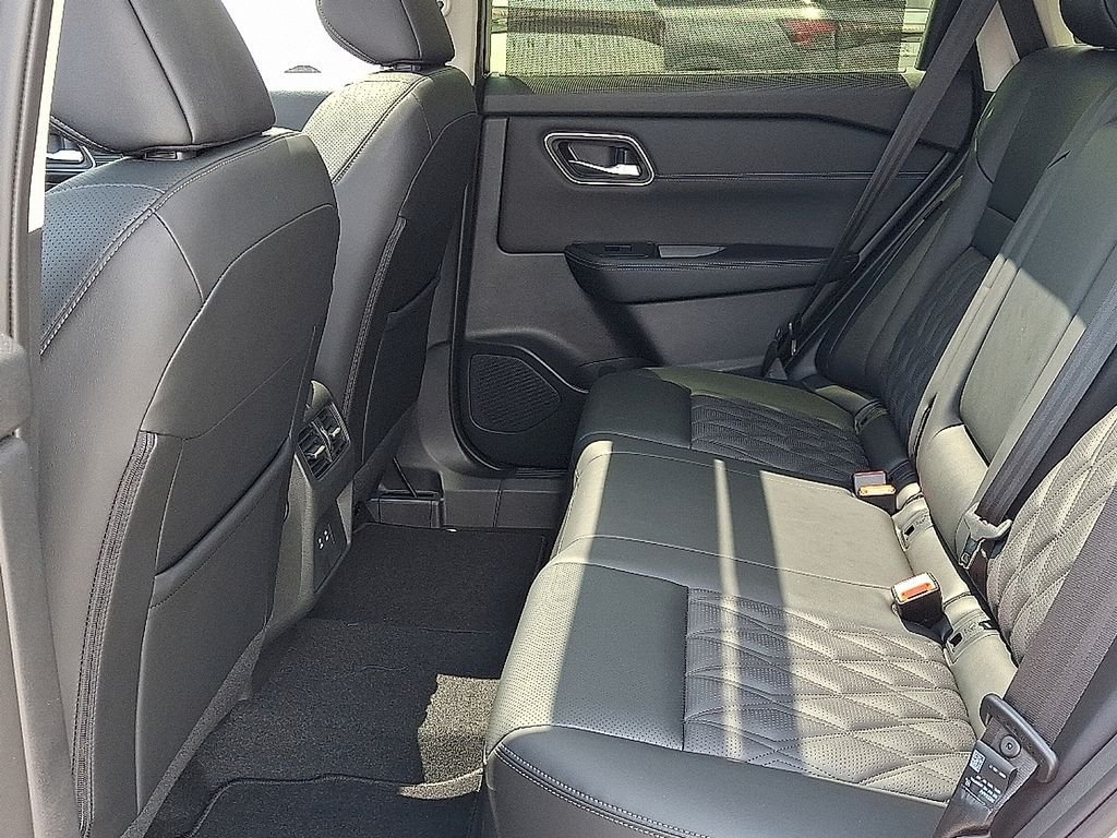 New 2026 Nissan Rogue Platinum AWD/4WD image 7
