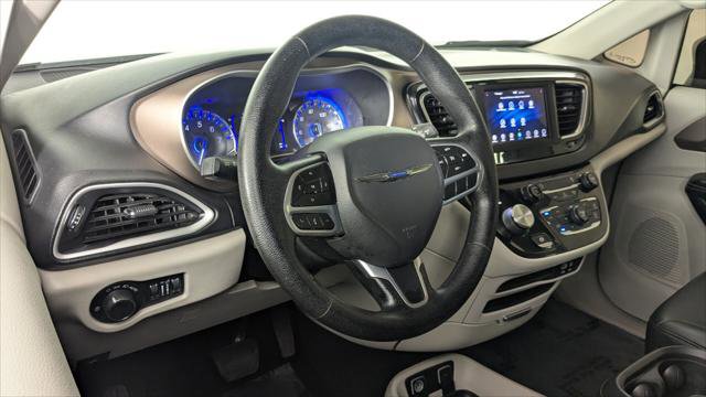 Used 2020 Chrysler Voyager Lxi image 24