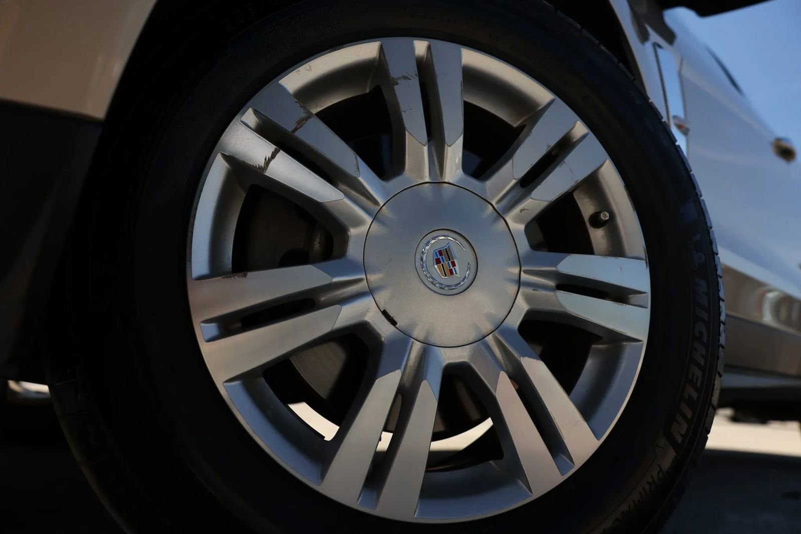 Used 2010 Cadillac SRX Luxury image 36