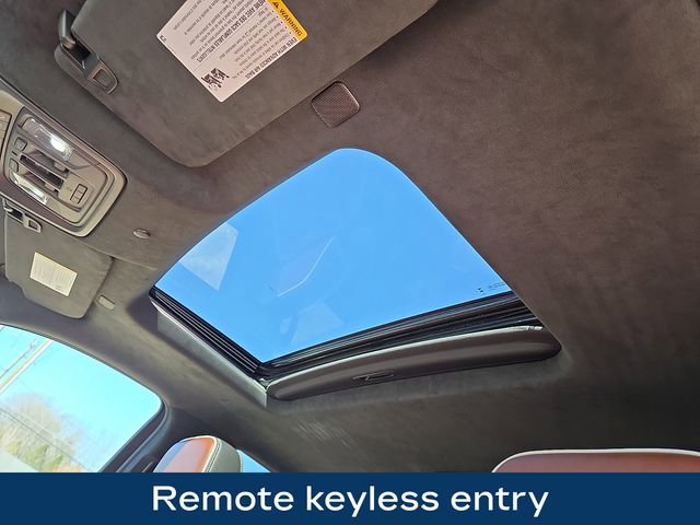 Used 2024 GMC Sierra 3500 Denali Ultimate AWD/4WD image 18