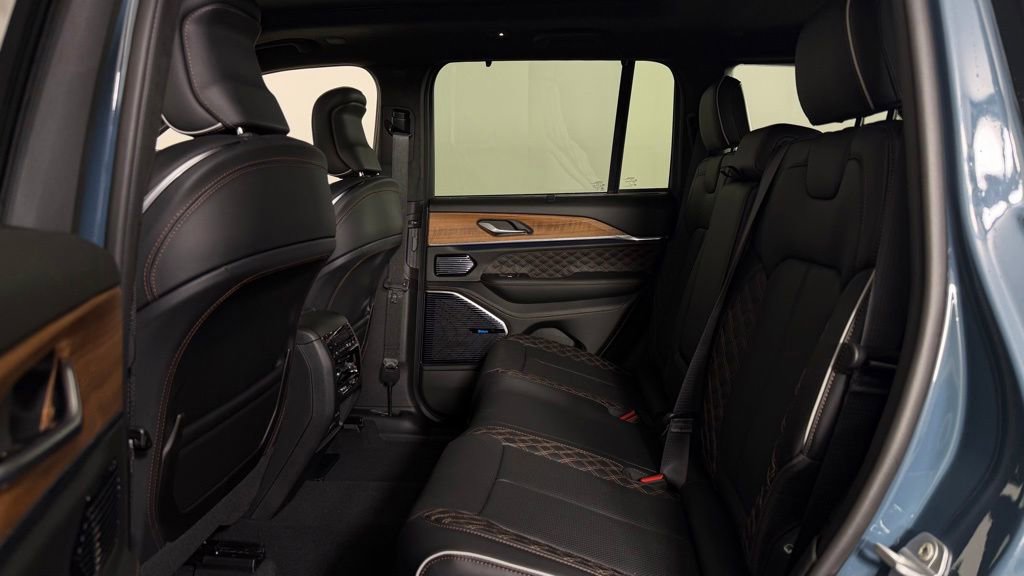 New 2026 Jeep Grand Cherokee Summit AWD/4WD image 29