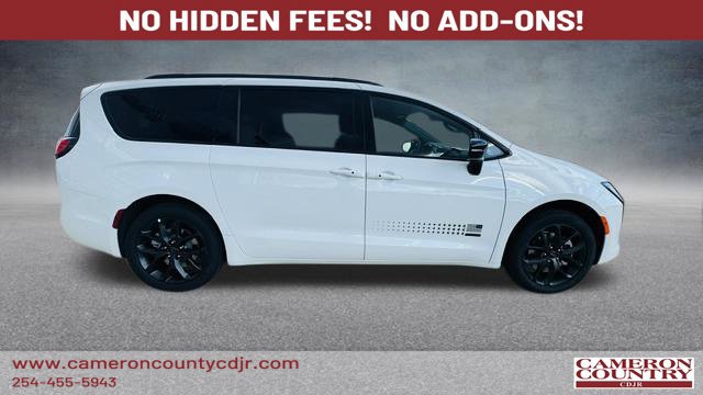 New 2027 Chrysler Pacifica Select AWD/4WD image 5
