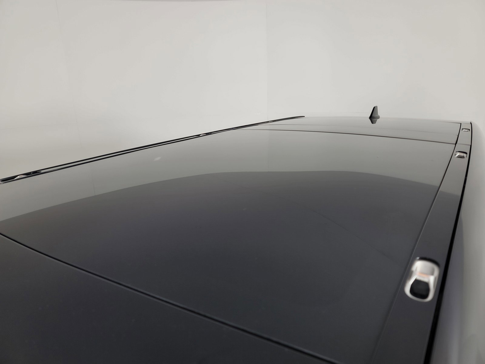 Used 2022 Rivian R1S Launch Edition image 13