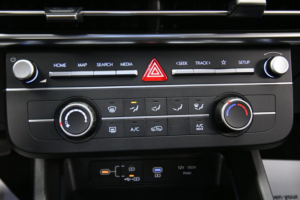 Used 2025 Hyundai Tucson SE AWD/4WD image 16