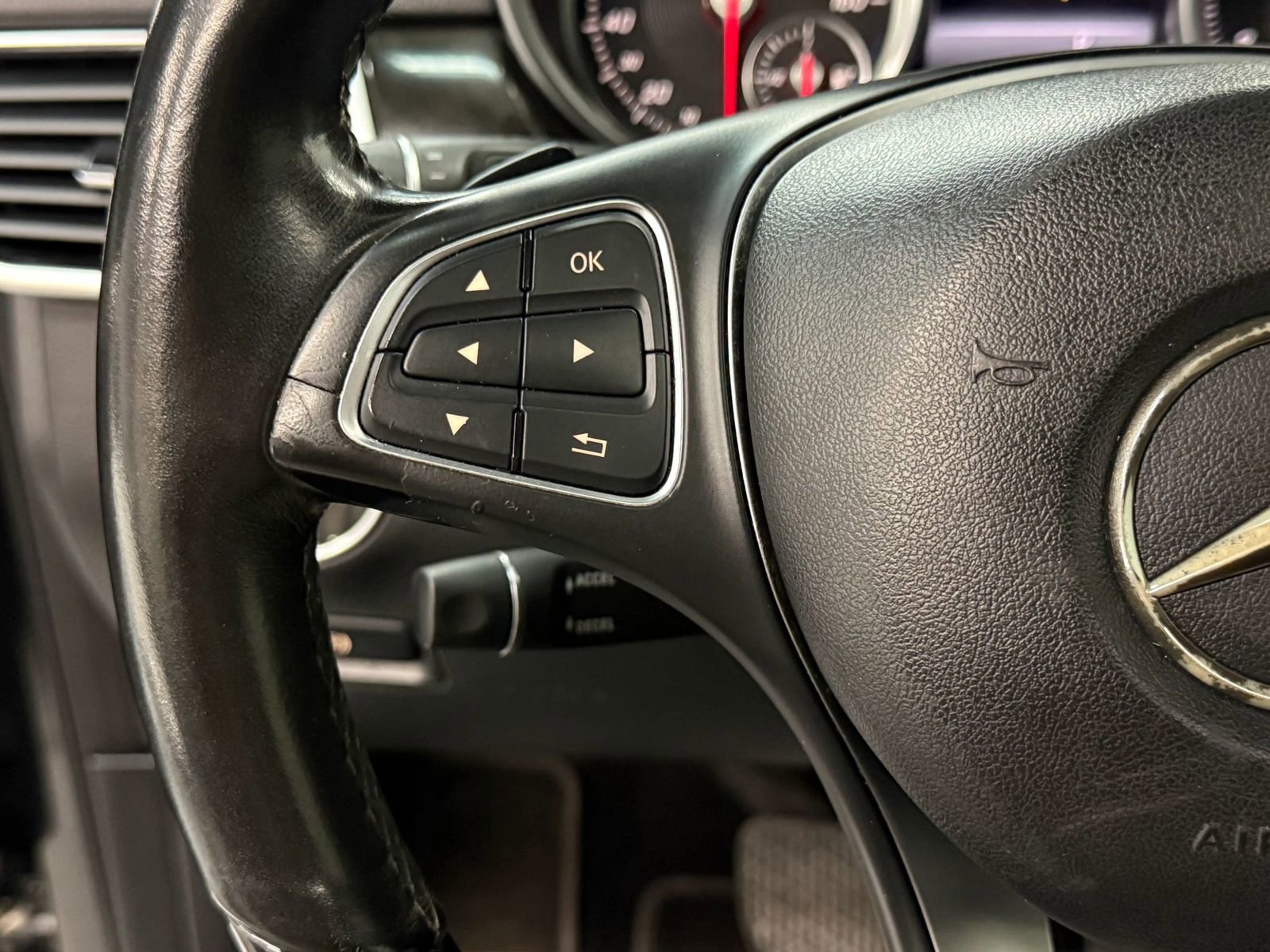 Used 2016 Mercedes-Benz GLE 350 w/ Premium Package image 30