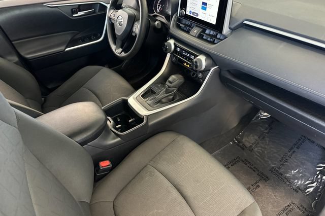 Used 2025 Toyota RAV4 XLE FWD image 20