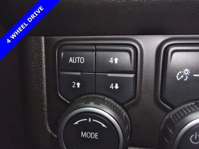 Used 2021 Chevrolet Suburban High Country image 11