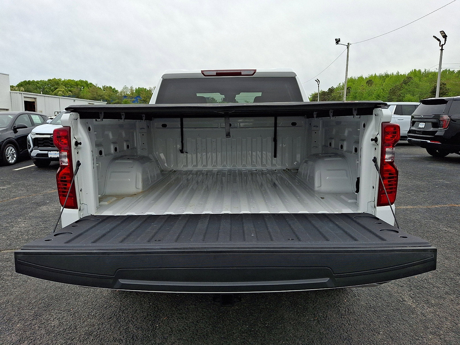 Used 2024 Chevrolet Silverado 1500 LT AWD/4WD image 29