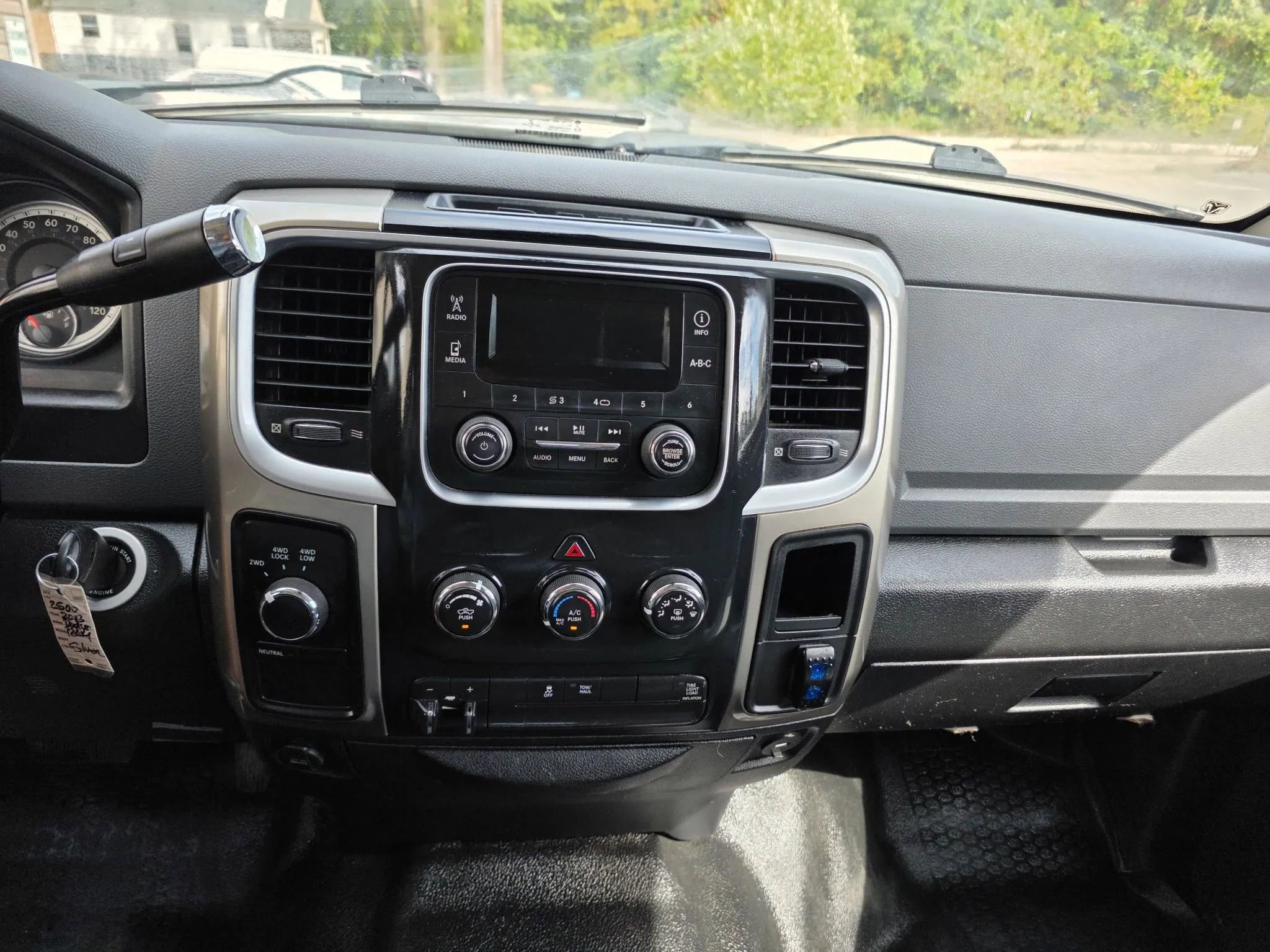 Used 2013 RAM 2500 Outdoorsman image 12