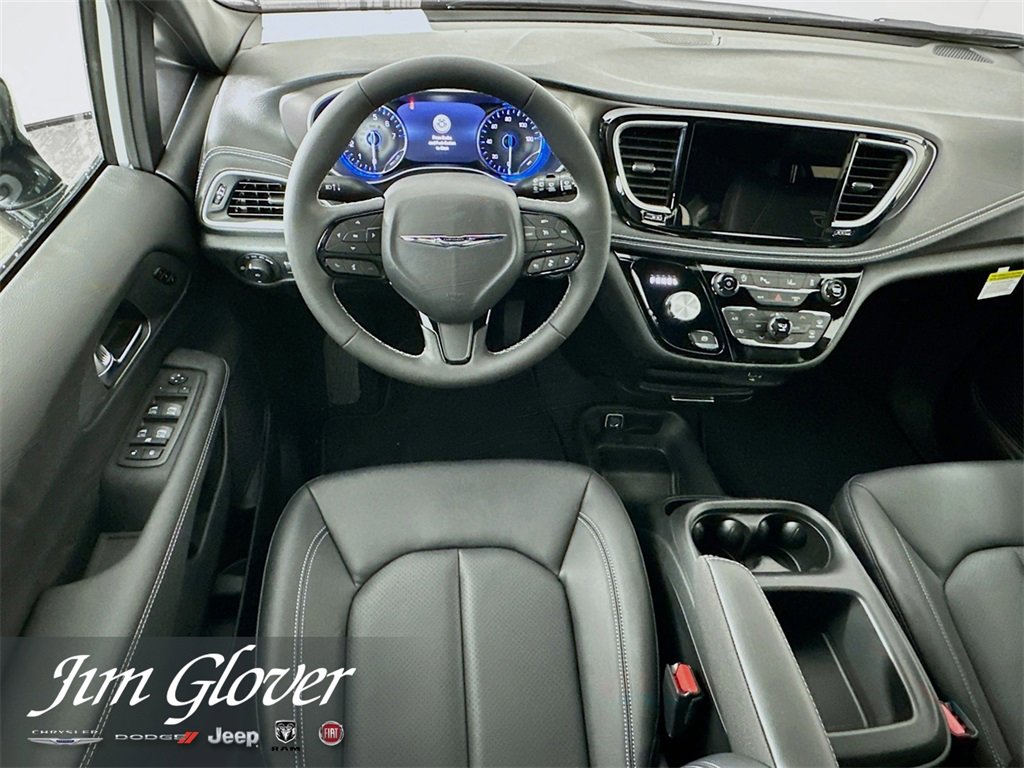 New 2026 Chrysler Pacifica Select w/ S Appearance Package image 18